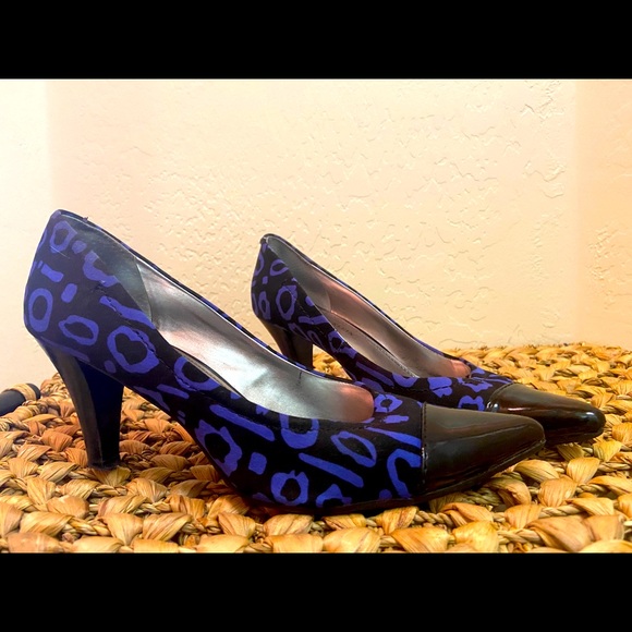 AK Anne Klein iFlex pumps with patent leather toes - Picture 5 of 10